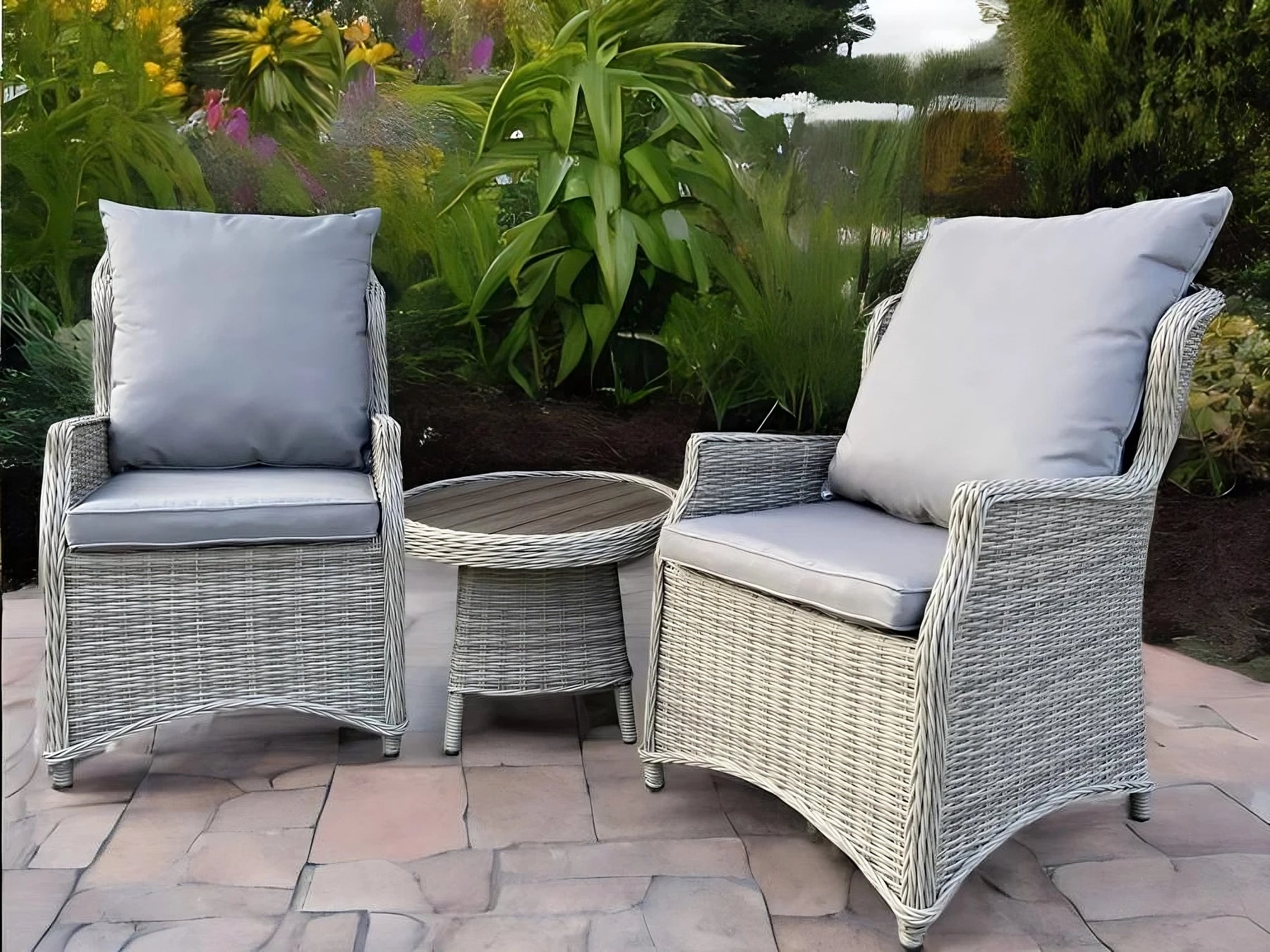 Cane bistro hot sale set